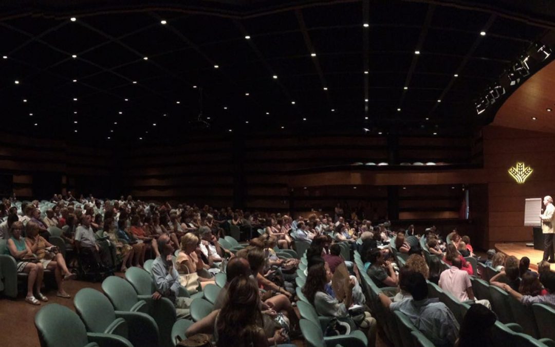 Rotundo éxito de asistencia a la conferencia impartida por Gonzalo Rodríguez Fraile en la Sede Central de Caja Rural de Granada